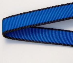 Taśma rurowa 25mm PPW 25 niebieska z czarnymi paskami po brzegach